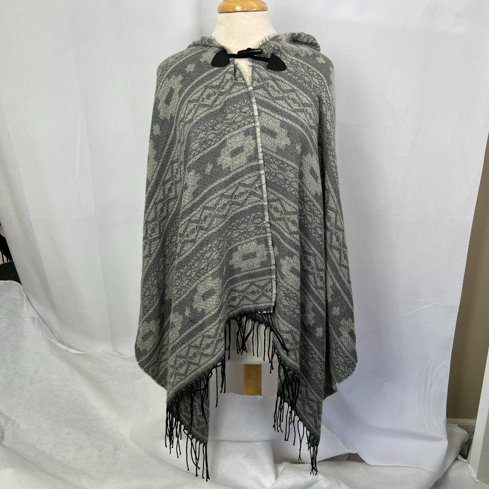 Massini Blanket Poncho Sz One Size Hooded Gray Grey Fringe